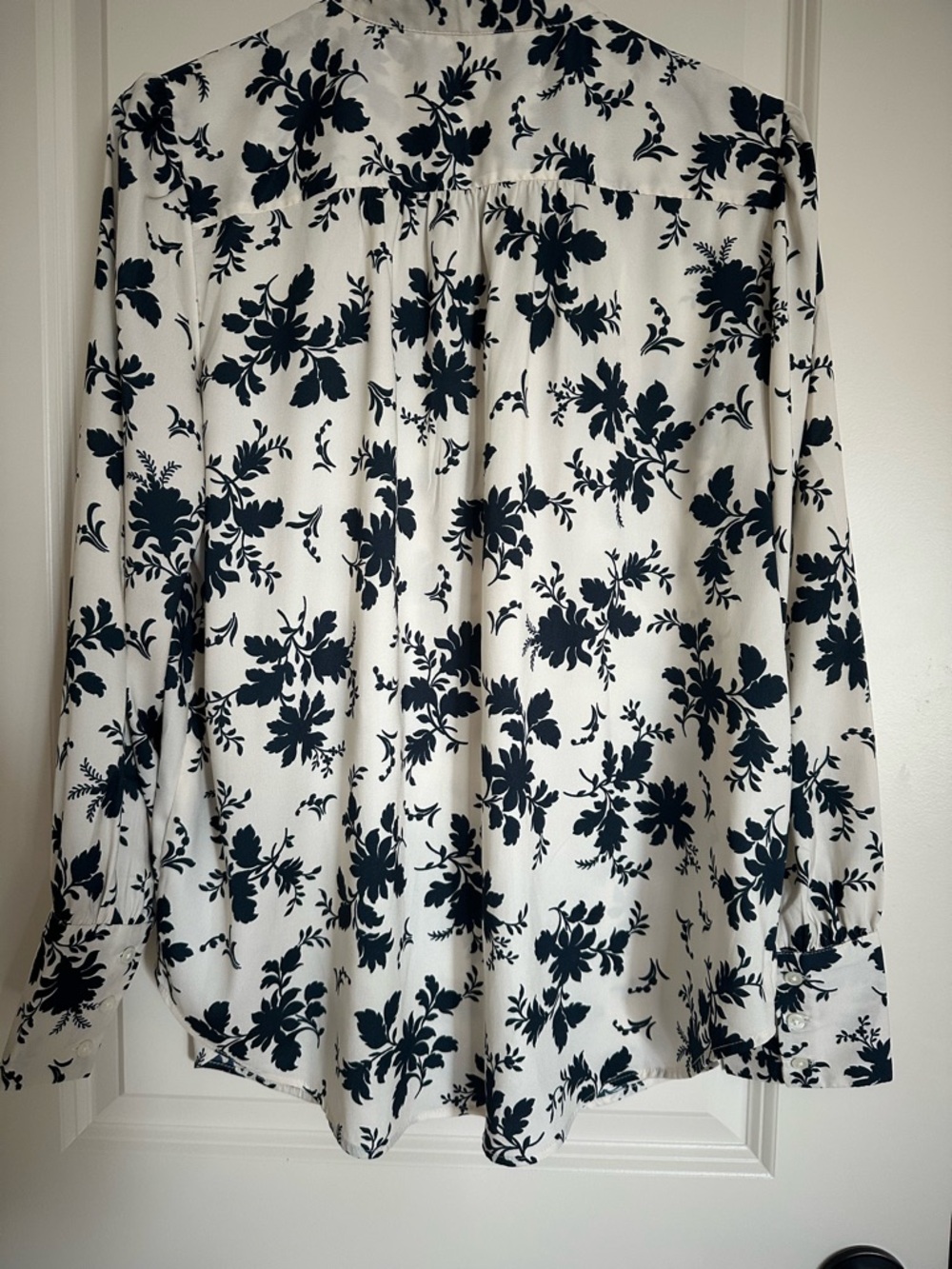 Ann Taylor off-White Floral Button-Up Blouse - Picture 2 of 4